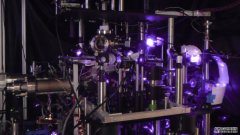 在激光束中捕获原子提供了一种测量重力的新方法
