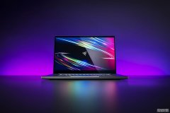 雷蛇的刀片专业17运动300赫兹的显示器，英伟达RTX超级gpu