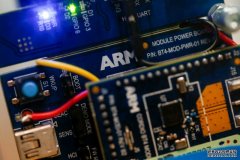 英伟达以400亿美元从软银手中收购ARM控股公司